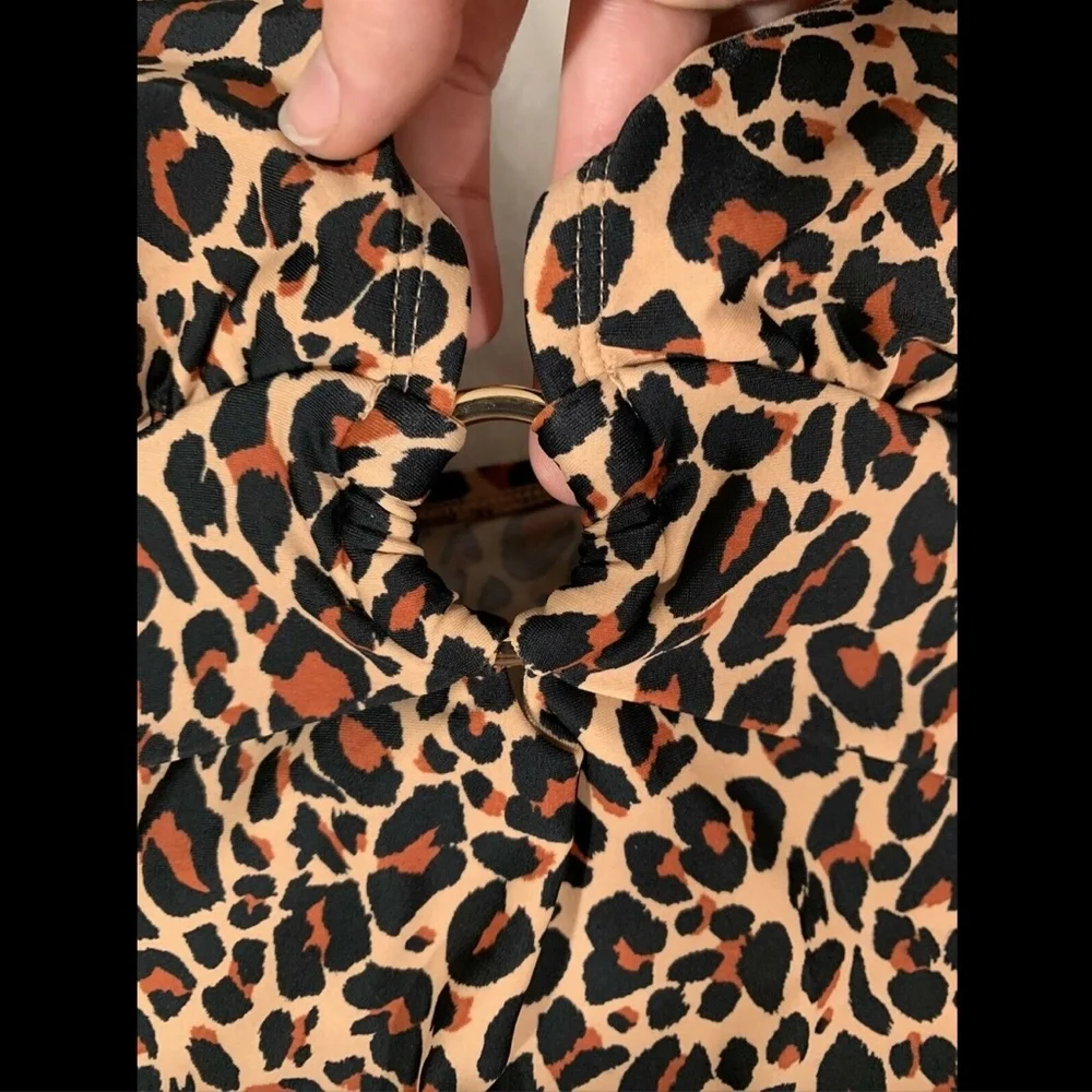 NWT Kona Sol Ring Leopard Cheetah V-Neck One Piece Swimsuit [ Small‎ ]